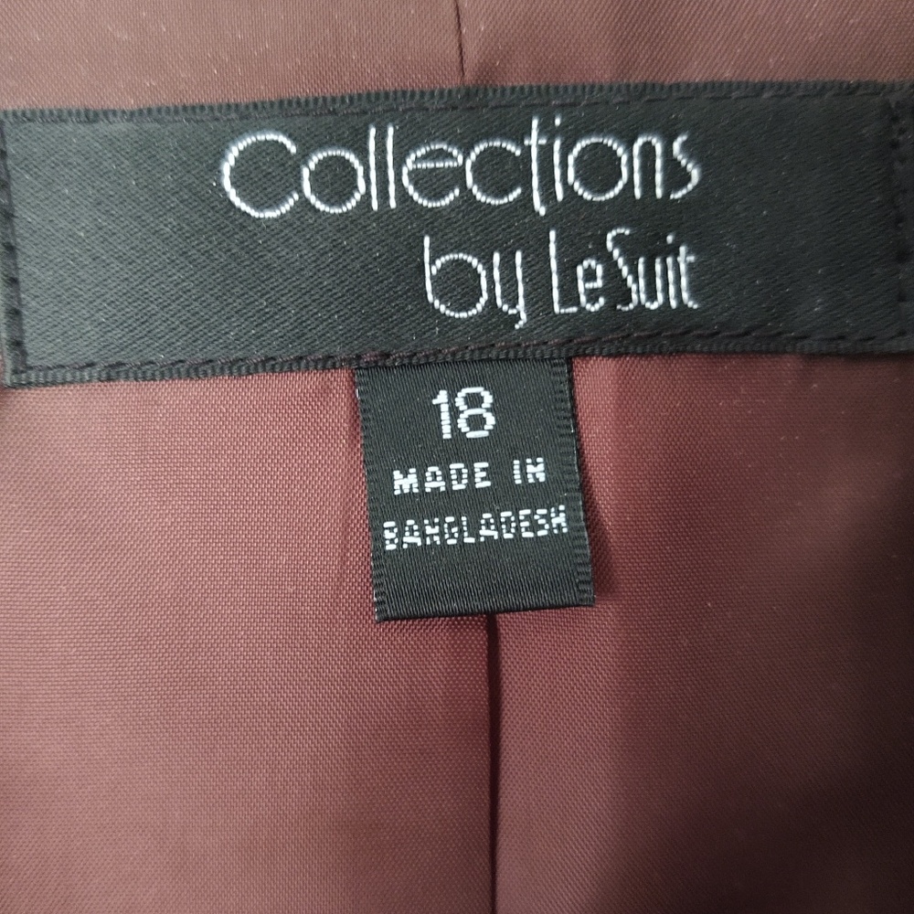 Collections by LeSuit woman's skirt suit - Picture 3 of 3